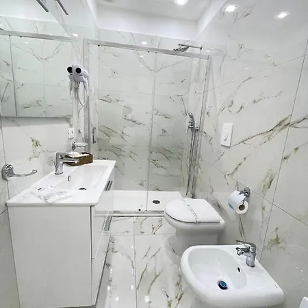 Virgy House 3* Naples